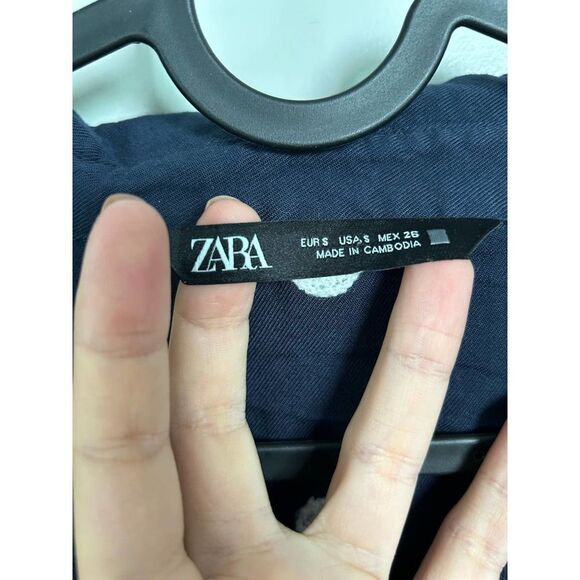 Zara EUC Navy Polkadot Button Down Shirt Blouse Size S - Picture 4 of 8